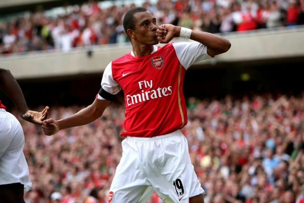 Sự trùng hợp tuyệt vời ẩn sau hàng ngàn bóng của Arsenal, với Trosa