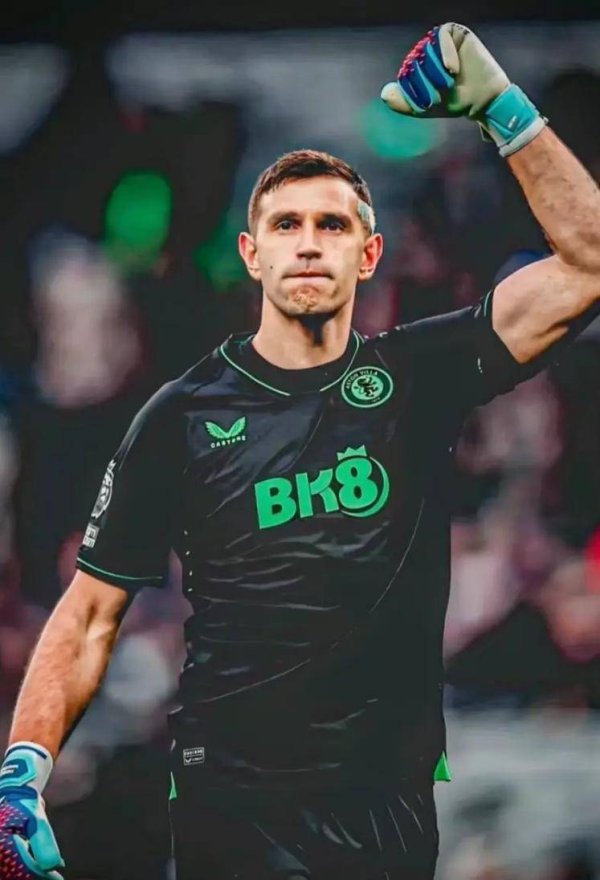Liverpool đang trong tình trạng bế tắc cho Chase Isaac, Manchester United có nhiều lần, Arsenal có t