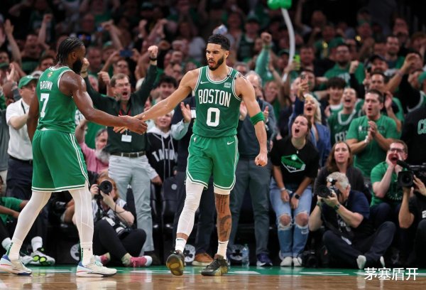Hãy xem các giao dịch trong lịch sử NBA đã mất đến mức nôn mửa